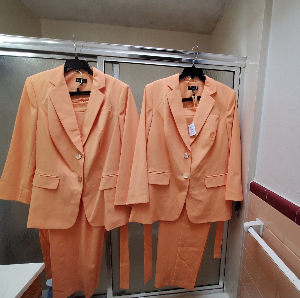NWT Emily 2Piece Pant Suit; Apricot Color, Sz 16W, Lined, Long Sleeves. $100